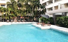 ลี การ์เดน รีสอร์ท